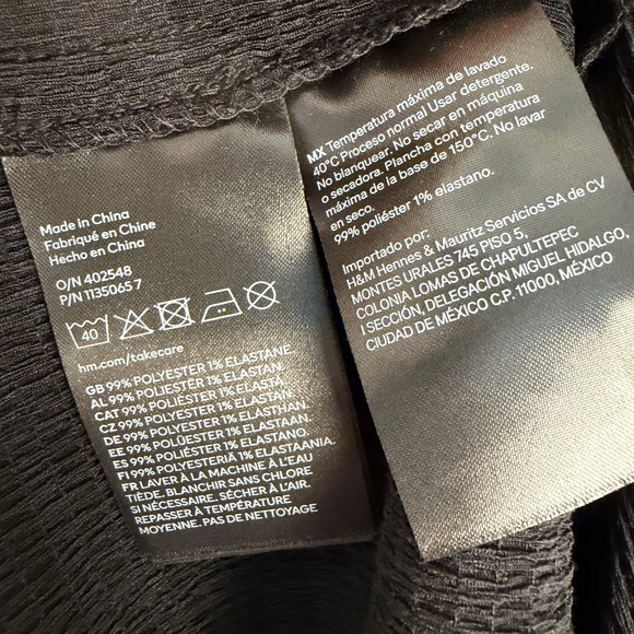 H&M Black Ruched Crepe Maxi Dress Womens Size M Long Sleeve V-Neck Viral Chic - Picture 7 of 8